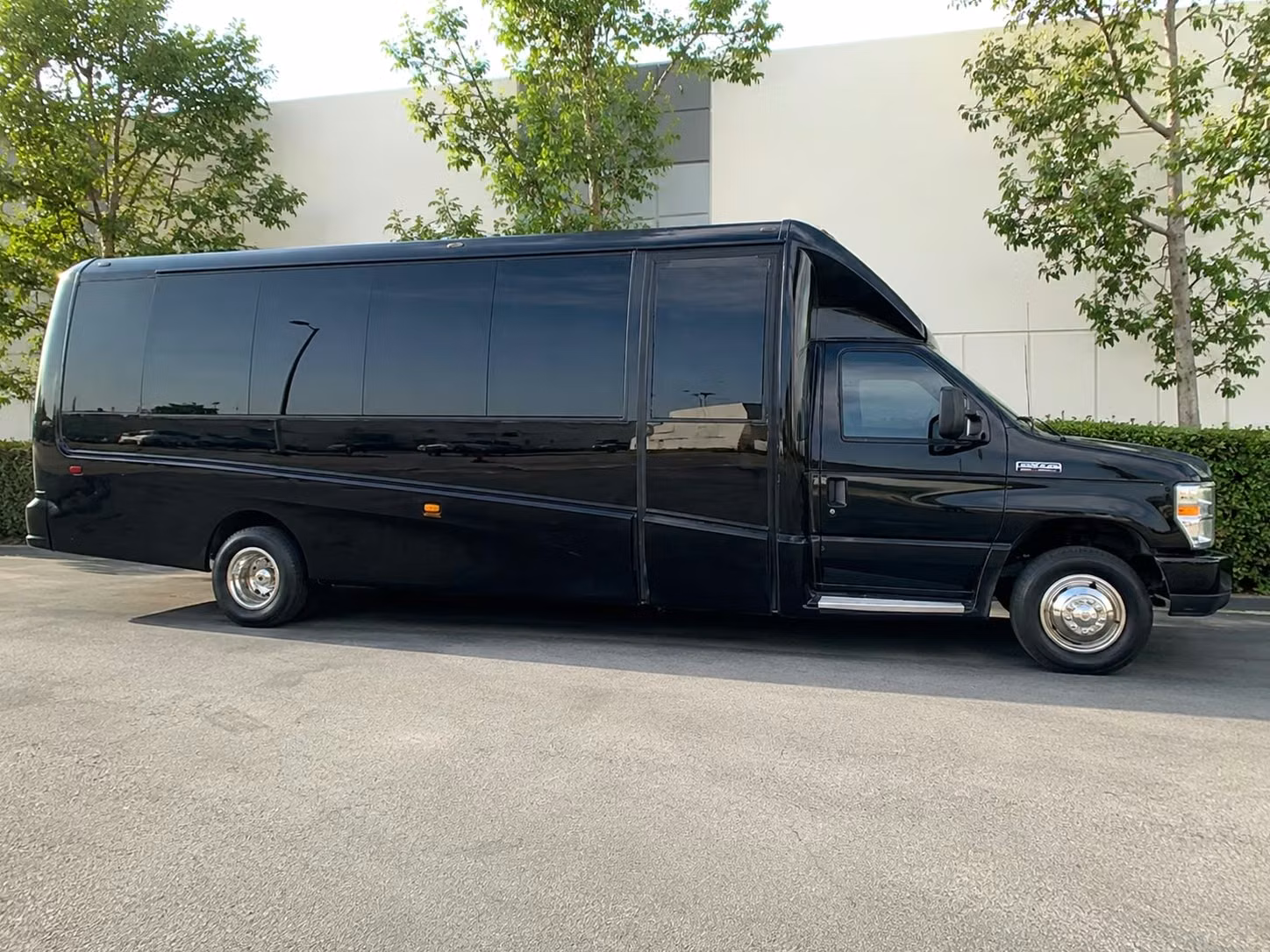 renton 18 passenger minibus rental